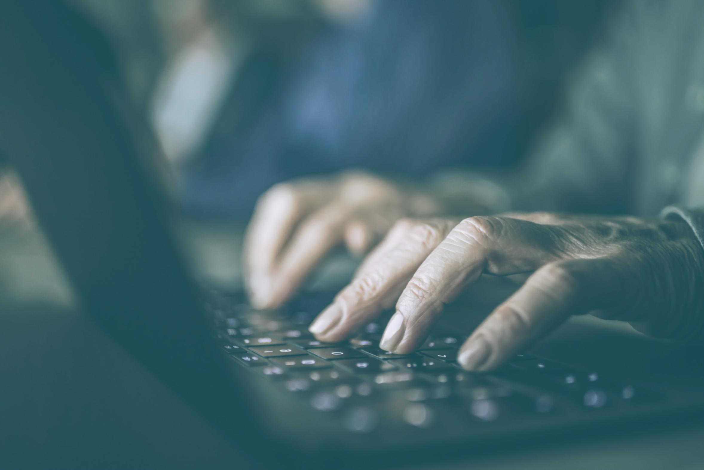 Peserta webinar kesehatan aktif berinteraksi